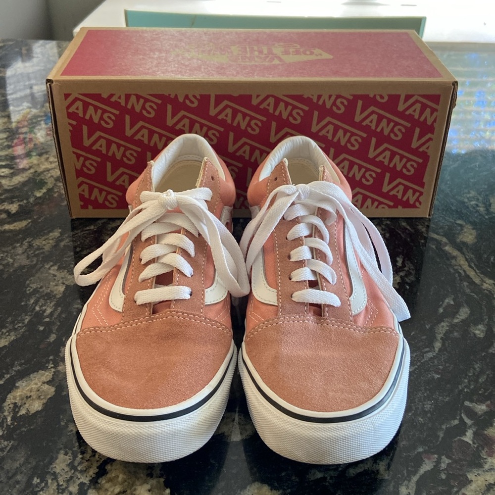 Van’s Classic Old Skool Sneakers - Picture 2 of 7